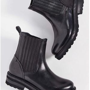 Frye Ella Moto Size 7.5 black